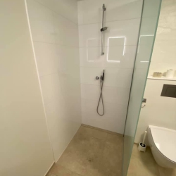 Nyt badeværelse udført af Tømrerfirmaet Nørgaard &amp; Kristensen